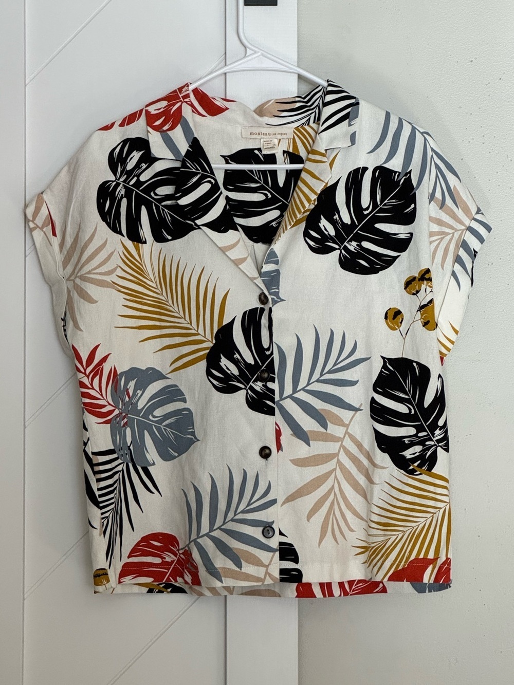 Monteau Los Angeles Tropical Linen Blend Button Front Top Size L